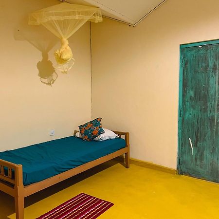Lazy Monkey Surfhostel - Sri Lanka Dikwella Εξωτερικό φωτογραφία