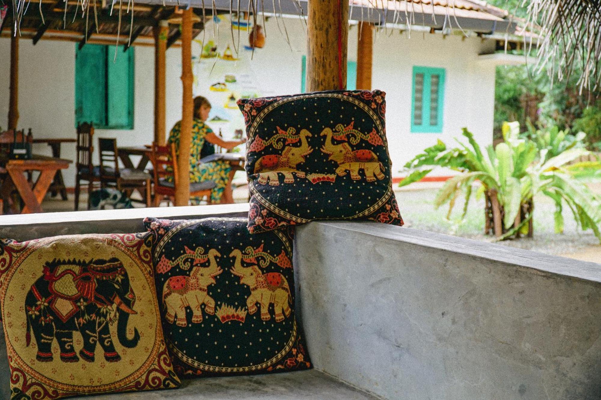 Lazy Monkey Surfhostel - Sri Lanka Dikwella Εξωτερικό φωτογραφία